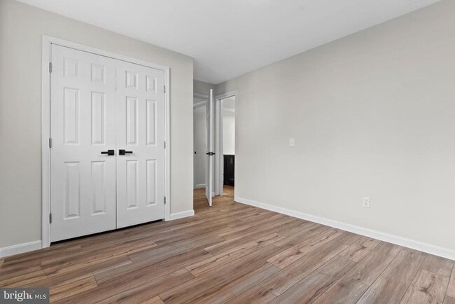 Building Photo - 46520 Rosewood Dr