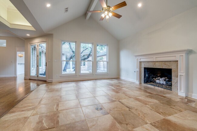 Building Photo - LINCOLN HEIGHTS 3-BEDROOM