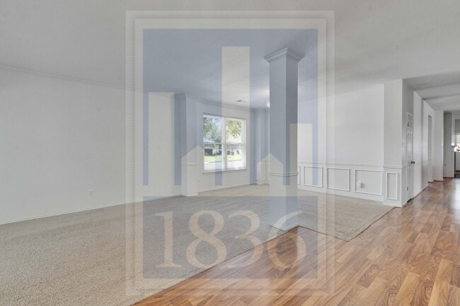 Building Photo - 1204 Thackeray Ln