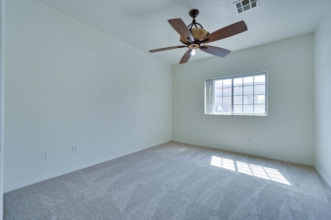 Building Photo - NE Near Nellis! Gated! Community Pool, Spa...