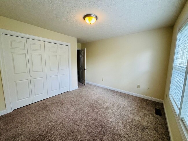 Building Photo - 305 Silver Leaf Dr NW