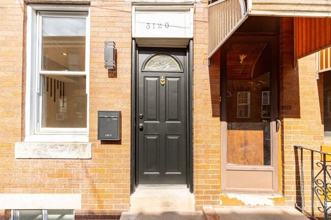 Building Photo - Newly Renovated 2-Bedroom 1-Bathroom Home in Port Richmond Available Now!