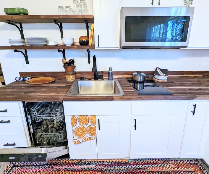 Building Photo - 12645 NE Fremont St