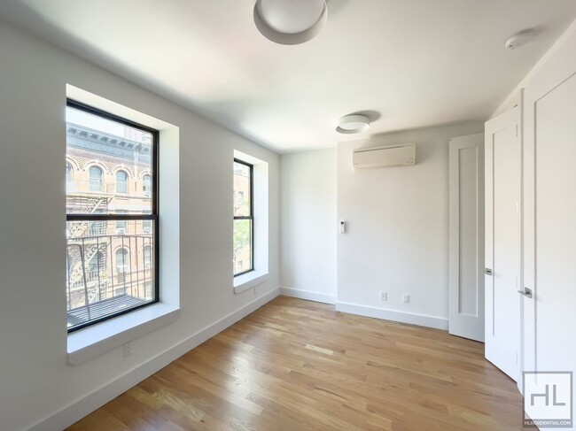 Building Photo - East 93 Street / Spacious 1-Bedroom 1-Bath...