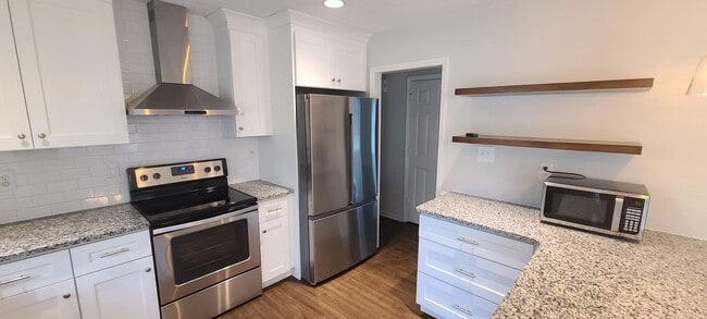 Building Photo - 709 NC-801