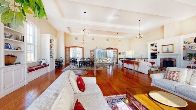 Building Photo - 39 State St