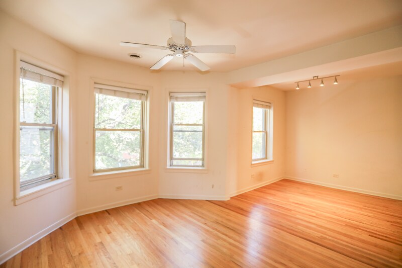 Primary Photo - 2315 W School Dr