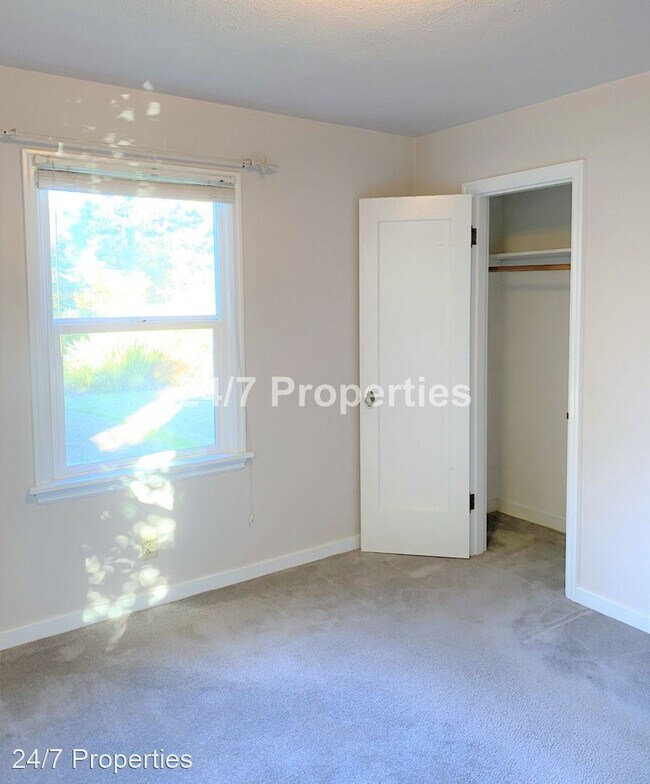 Building Photo - 2 br, 1 bath House - 1365 Pearl Street NE