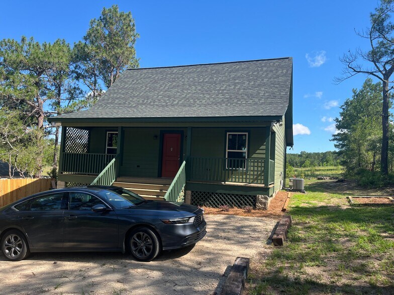 Building Photo - 180 Taylor Pond Rd