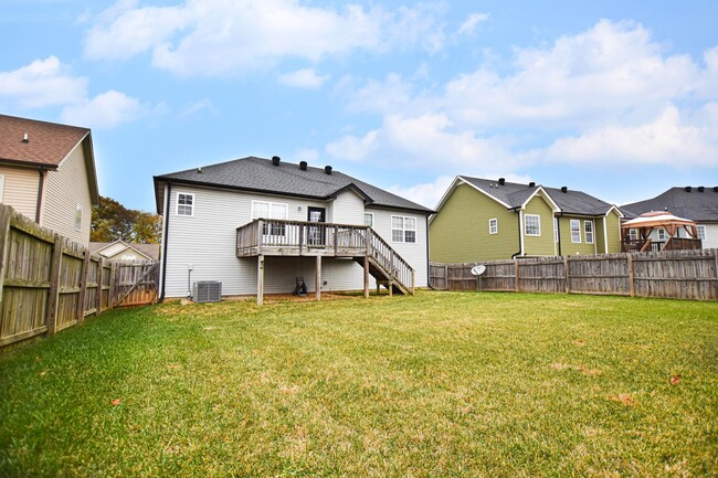 Building Photo - Pet Friendly Four Bedroom with Basement!