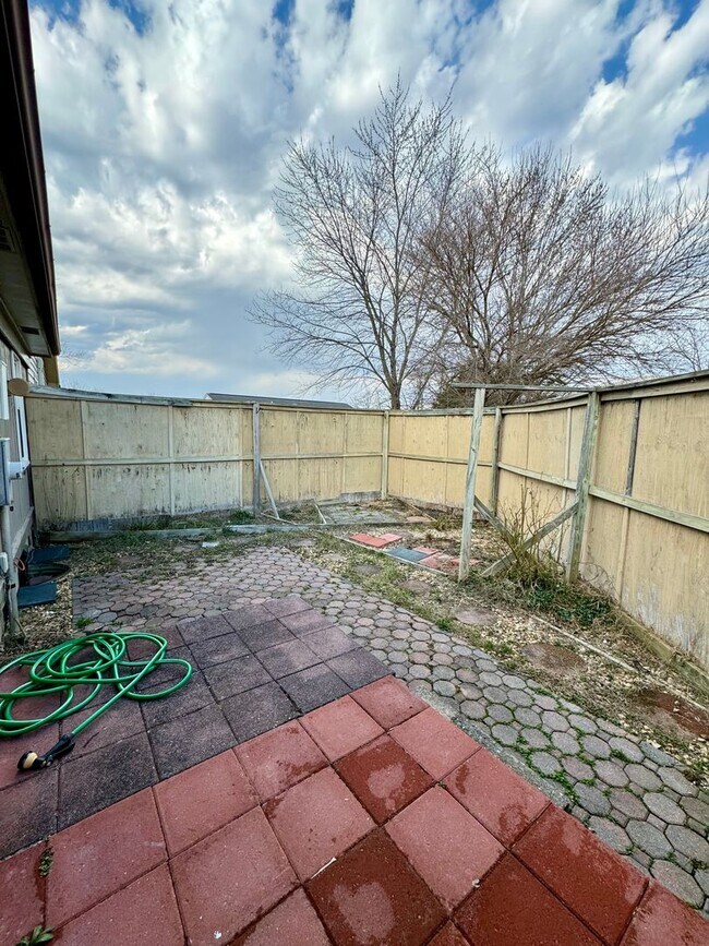 Building Photo - Duplex for Rent in Penn Laird