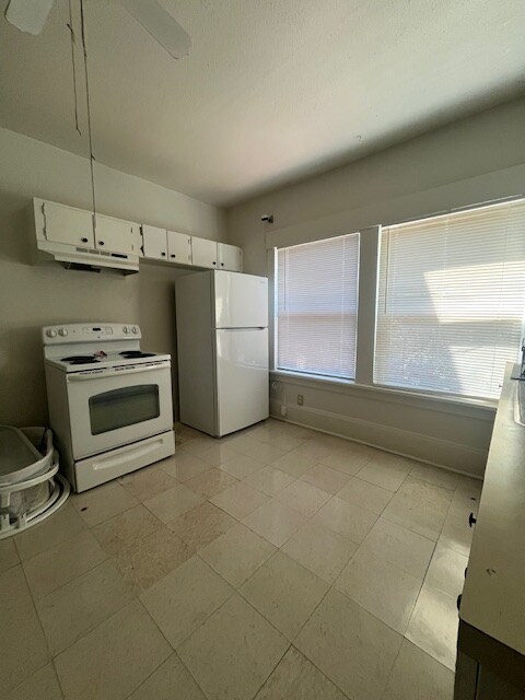 Building Photo - 3904 N Albina Ave