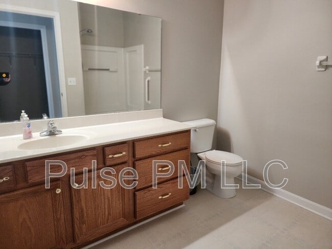 Building Photo - 985 Mistflower Ln