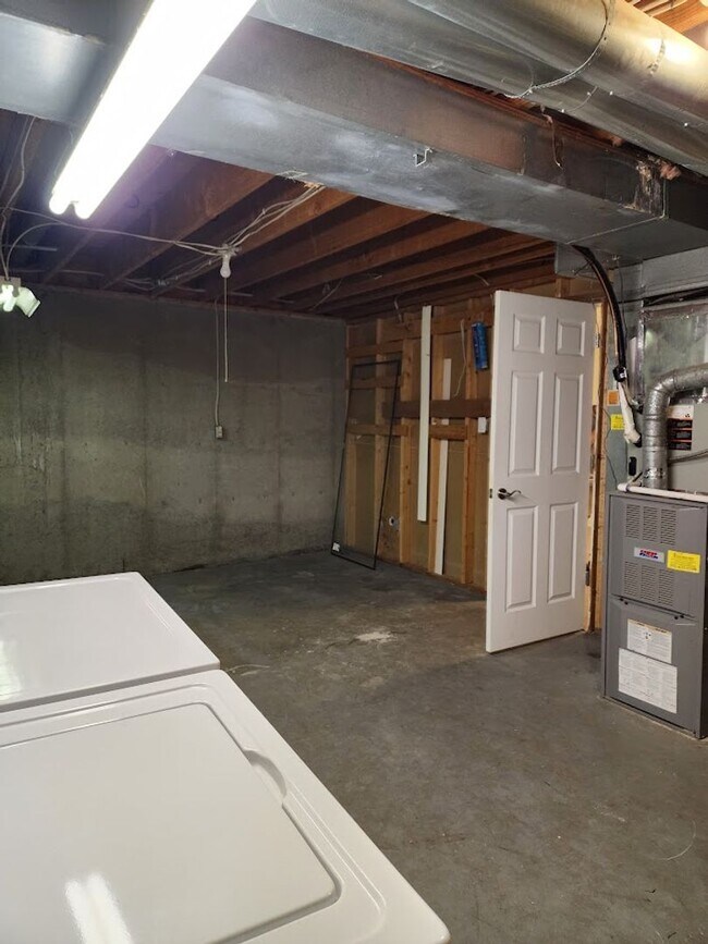 Building Photo - Long Realty & Property Management - Great ...