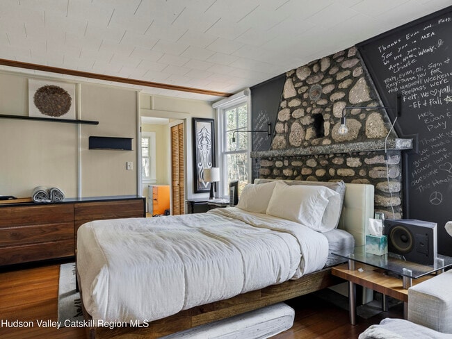 Building Photo - 20 Sherman Rd