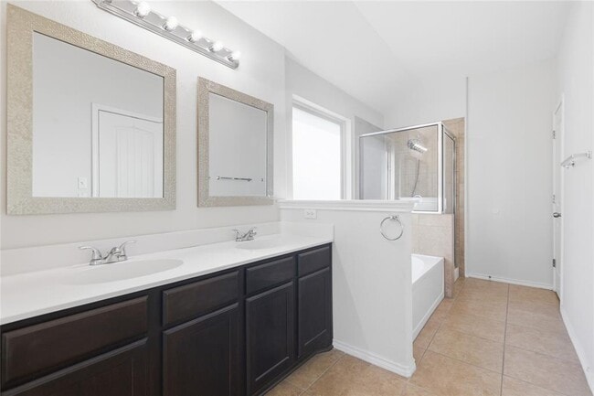 Building Photo - 400 Fistral Dr