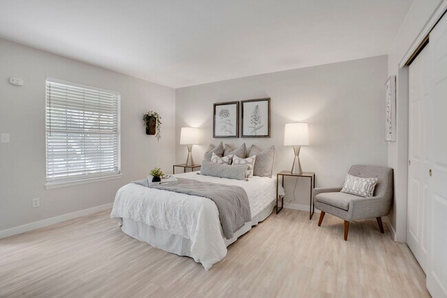 Building Photo - Charming 2 bed 1 bath Condo in Centennial!