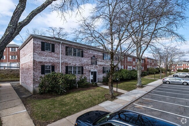 Building Photo - 137 Lake Shore Rd