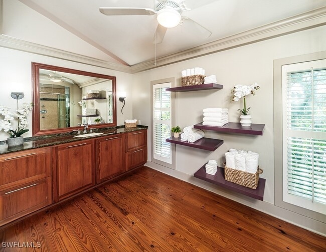 Building Photo - 374 14th Ave S