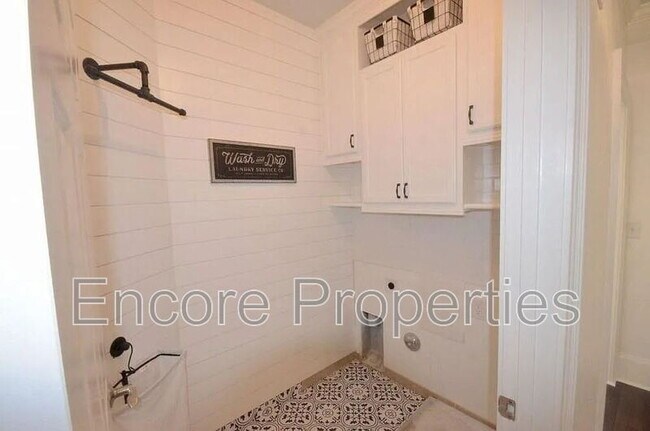 Building Photo - 936 Portstewart Dr