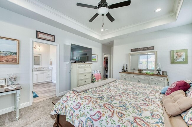 Building Photo - Gorgeous 4/2 Crown Home In Riverstone Community