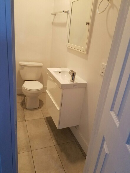 Building Photo - 845 Normandie Ave