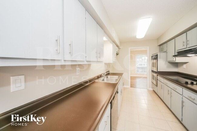Building Photo - 6319 Solway Dr