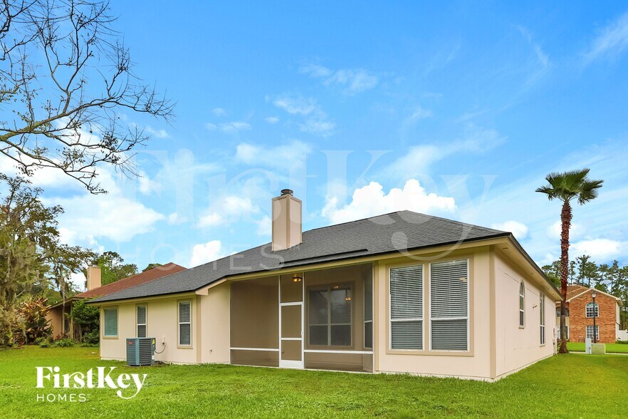 Building Photo - 5372 Chestnut Lake Dr