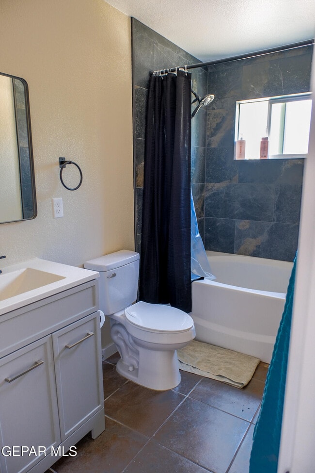 Building Photo - 14273 Hacienda Rock Dr