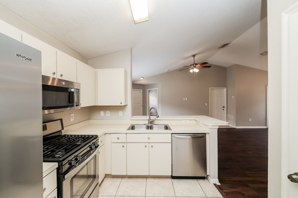 Building Photo - 6713 Summer Cove Dr