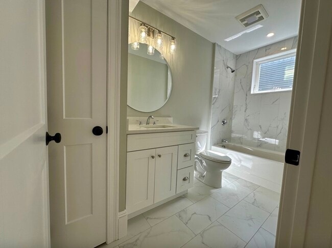 Building Photo - 8 Spalding St