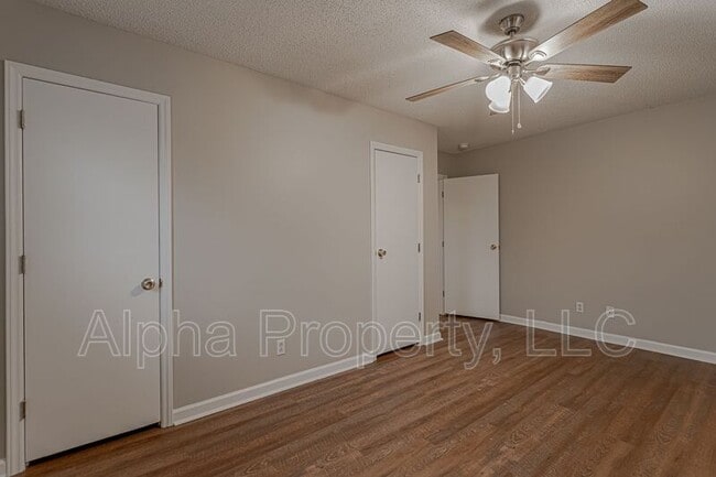 Building Photo - 30 Cox St