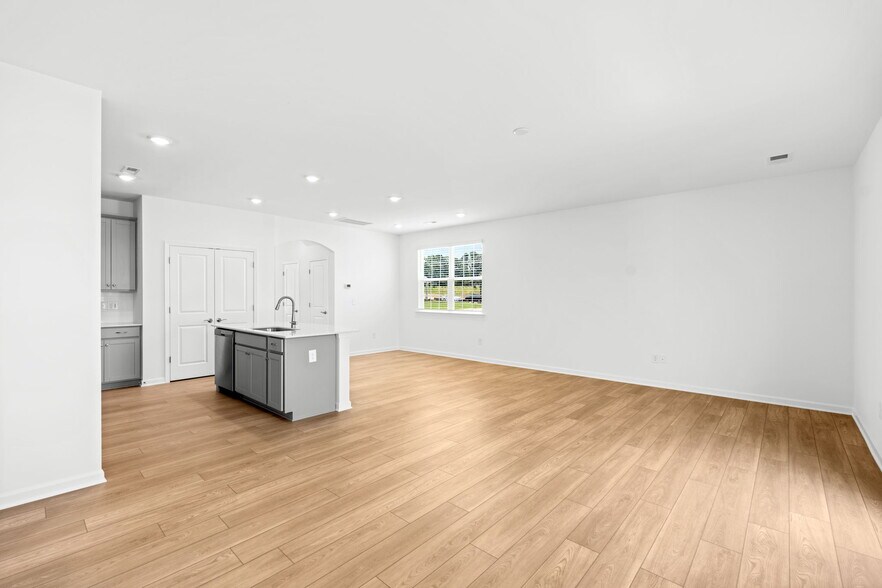 Building Photo - 615 Blaire Ridge Way