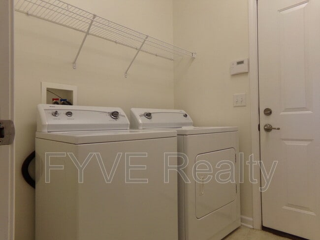 Building Photo - 467 Westgreen Ln