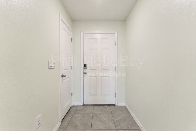 Building Photo - 816 Will Scarlett Ave