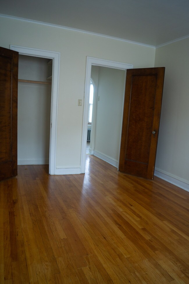 Bedroom - New Venture Realty Chatham Apartments