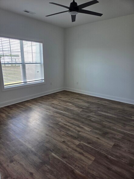 Building Photo - 632 Abigail Taylor Dr