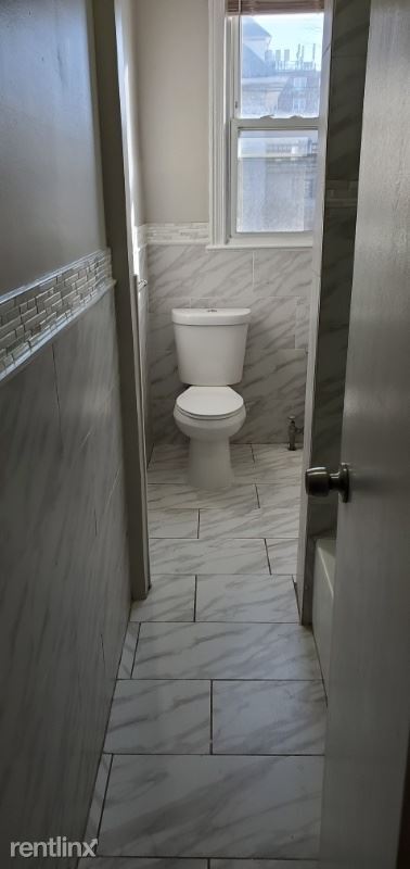 Building Photo - 460 Park Ave