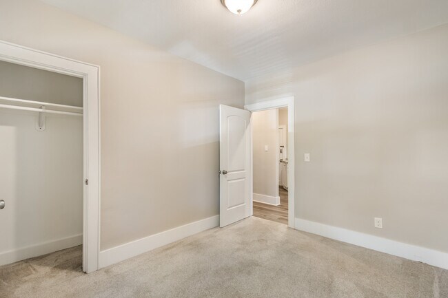 Building Photo - 834 N 70th St