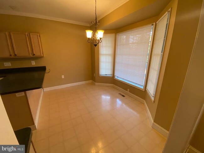 Building Photo - 47 Pikeview Dr