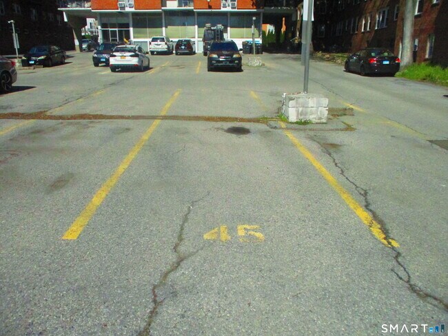 Building Photo - 87 Glenbrook Rd