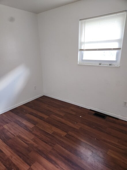 Building Photo - 2121 Bellefontaine Ave