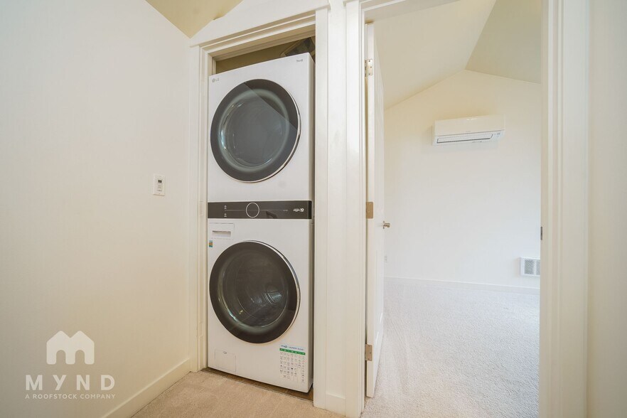 Building Photo - 314 25th Ave S