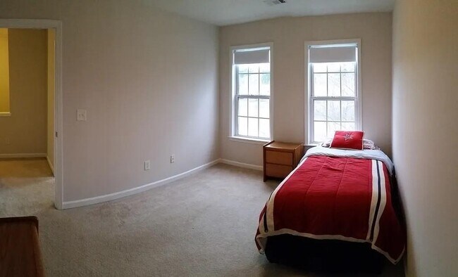 Building Photo - 3423 Lathenview Ct