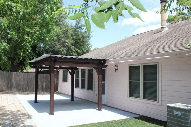 Building Photo - 11507 Stone Bridge Dr