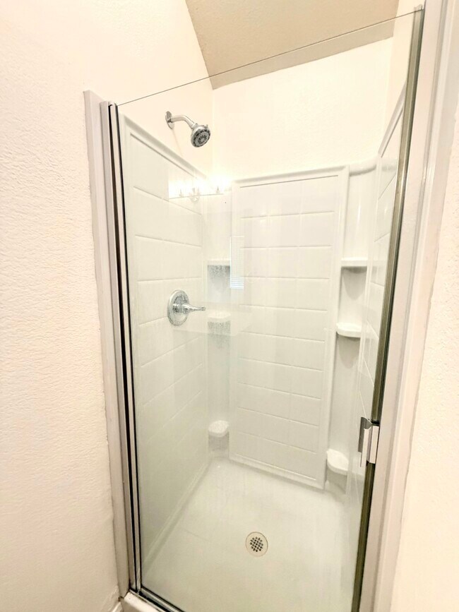 Building Photo - 2644 Calmwater Dr