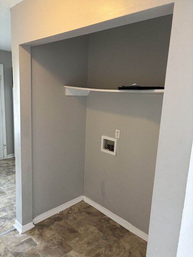Building Photo - Cassville Oaks Apartments