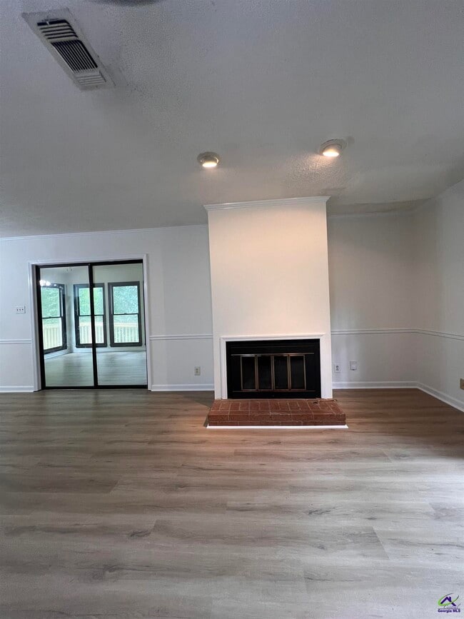 Building Photo - 789 S Forest Lake Dr