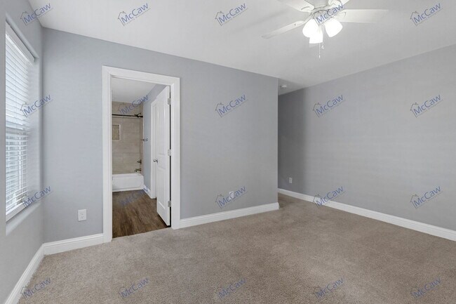 Building Photo - 806 N Broughton St