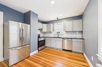 Building Photo - 263 Narragansett St